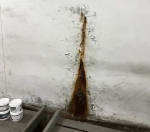 牆面長期滲水問題